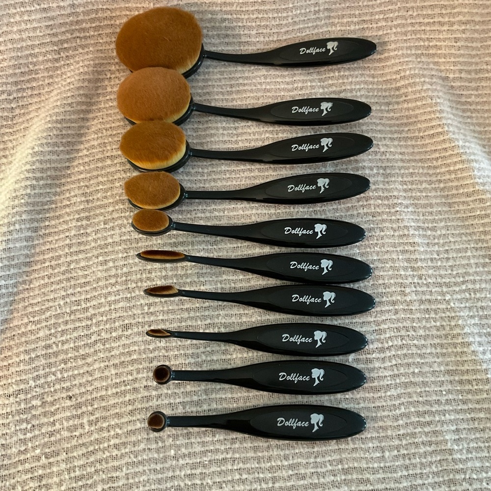 Doll face 10 piece cosmetic brush set.